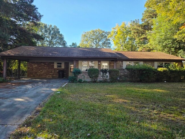 Primary Photo - 3 Apache Dr