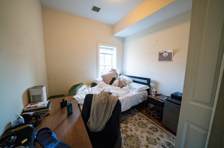 Building Photo - 5 Wigglesworth St