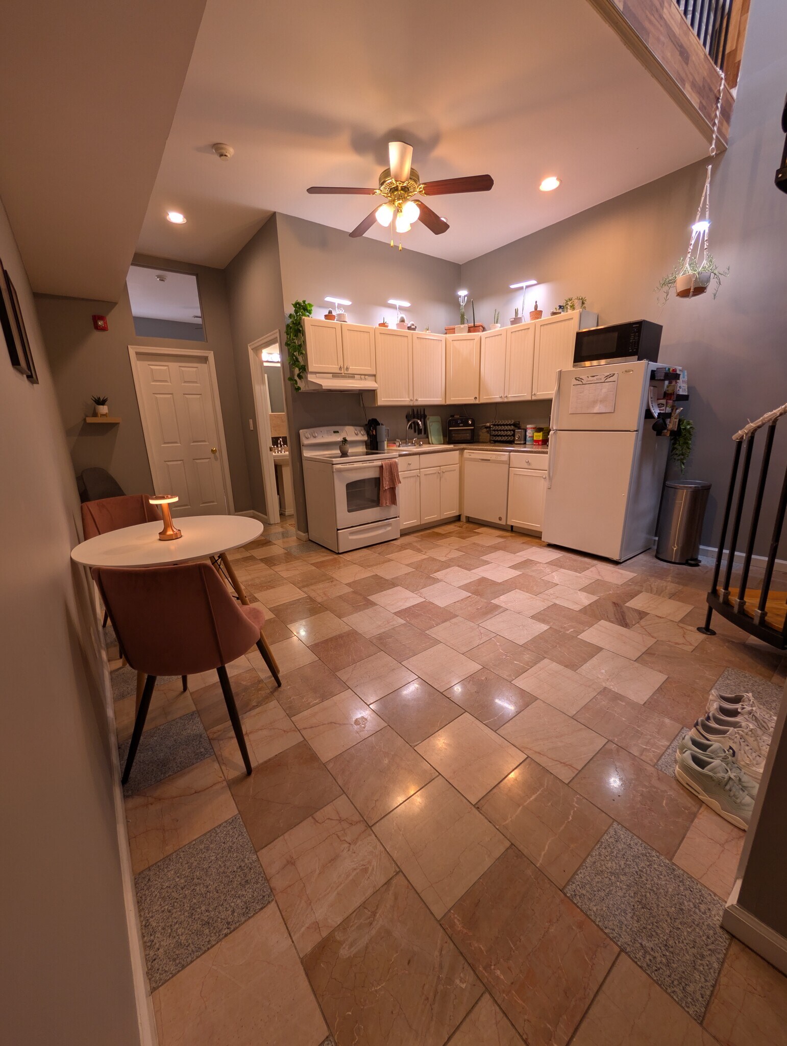 Building Photo - 4219 Ridge Ave