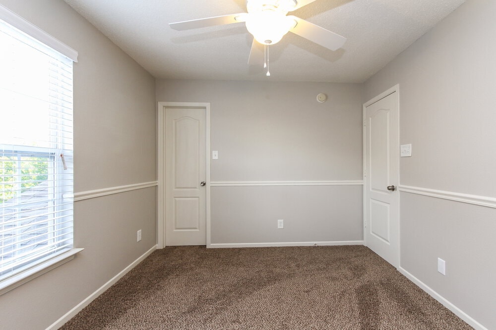 Building Photo - 10153 Split Rock Way