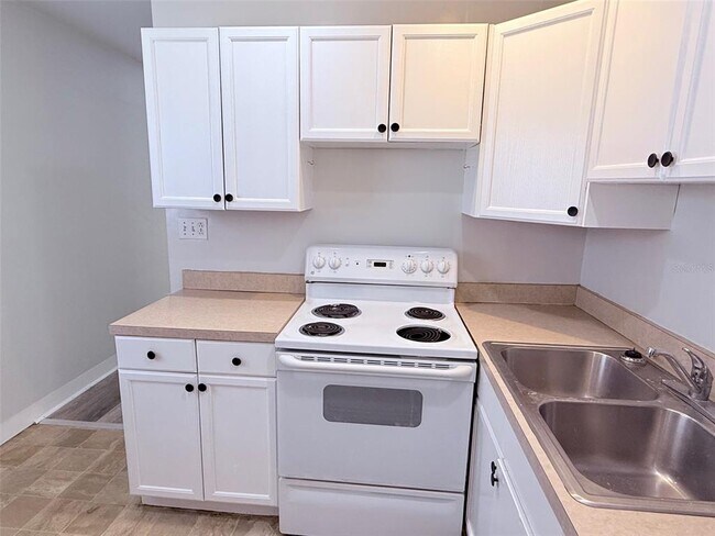 Building Photo - 1544 77th Ave N