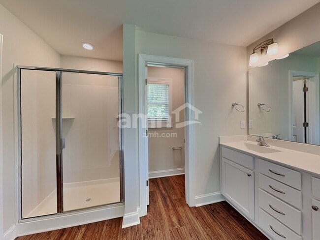 Building Photo - 409 Forest Glen Dr
