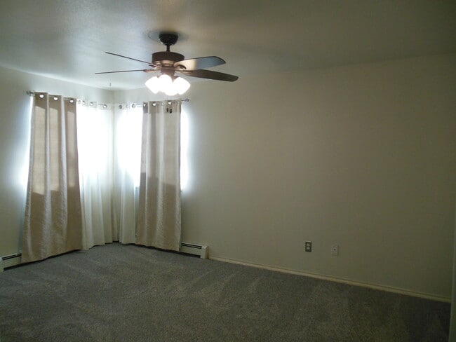 Building Photo - 489-482 Appaloosa Ln