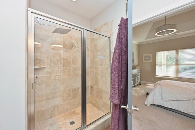 Building Photo - Resort Living at its finest in Foxland Harbor, Gallatin's premier golf and lake community!