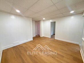 Building Photo - 1438 SW Van Buren St