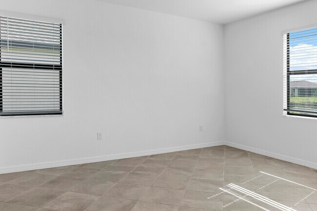 Building Photo - 14848 Portico Blvd