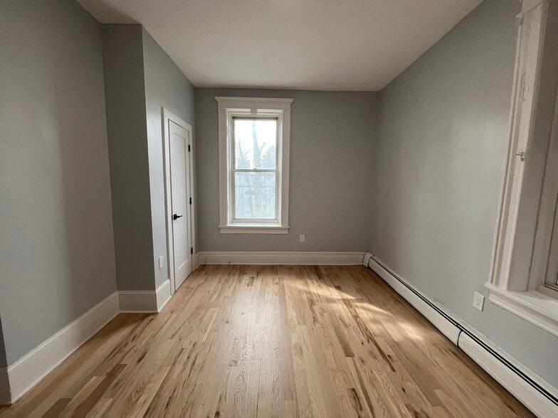 Building Photo - 95 Bostwick Ave