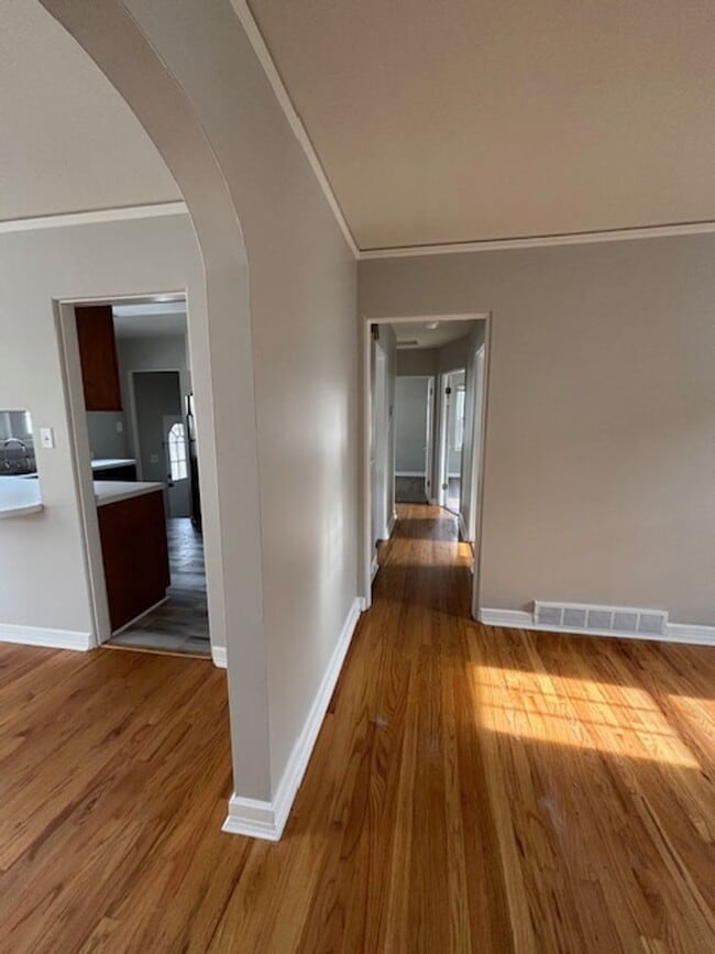 Building Photo - 4 Bedroom 2 Bath House by Frontier Park