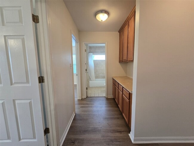 Building Photo - 107 Tarpon Ave