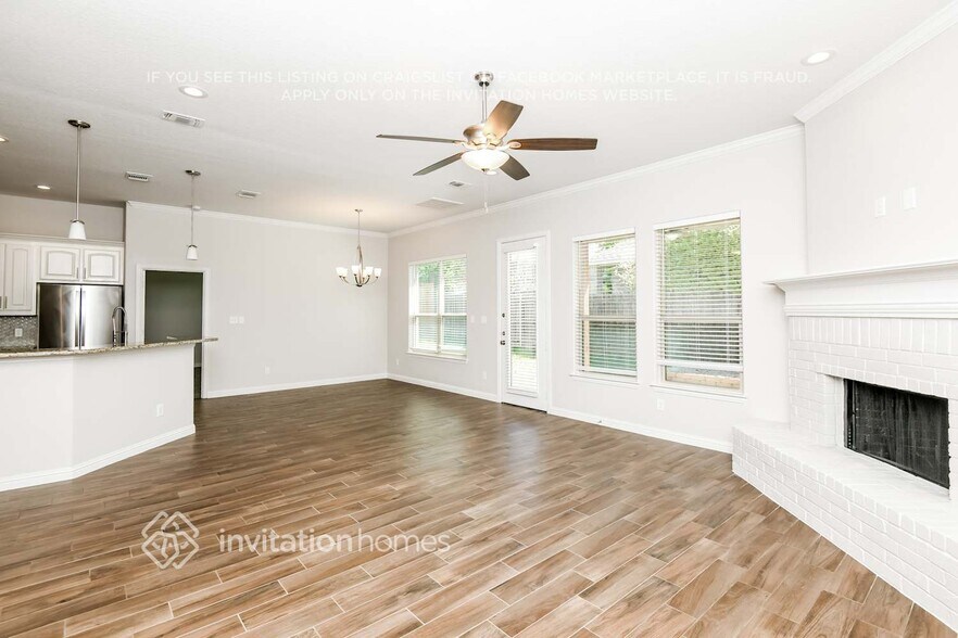 Building Photo - 308 Red Dr