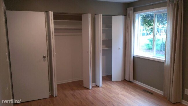 Building Photo - 3 br, 1.5 bath House - 1110 Hayden Dr