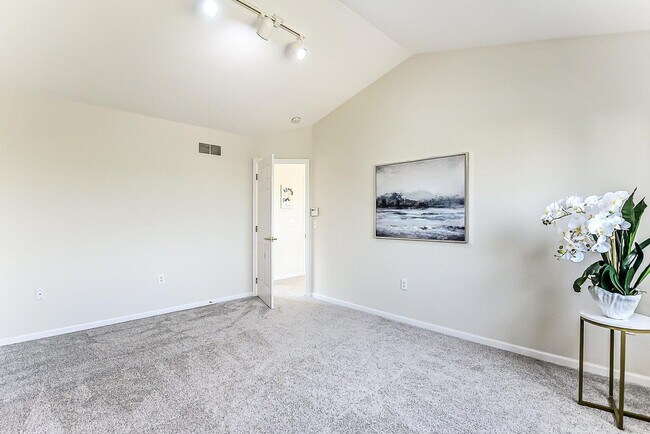 Building Photo - 2400 Rockport Ct