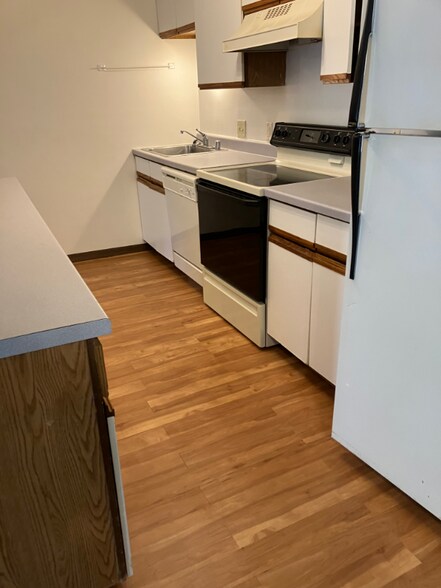 Building Photo - 803 Roundhouse Addition