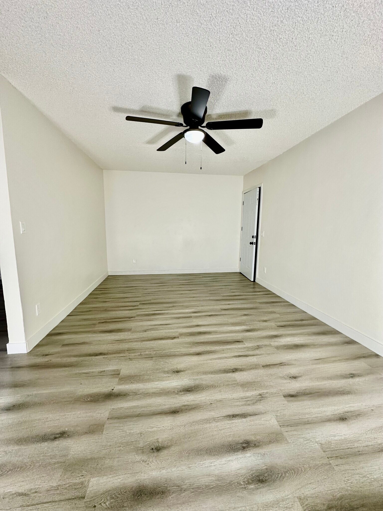 Building Photo - 5039 Alhambra Ave