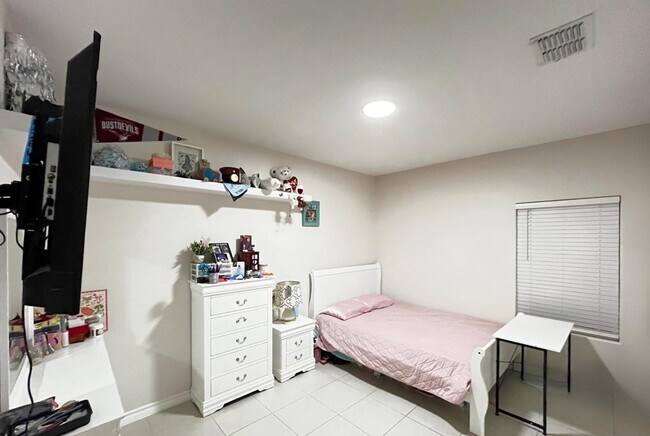 Building Photo - 1512 Latigo Lp