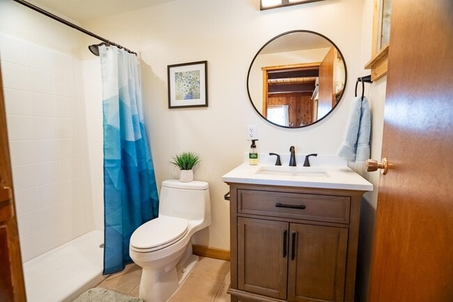 Building Photo - 18850 Fir Dr