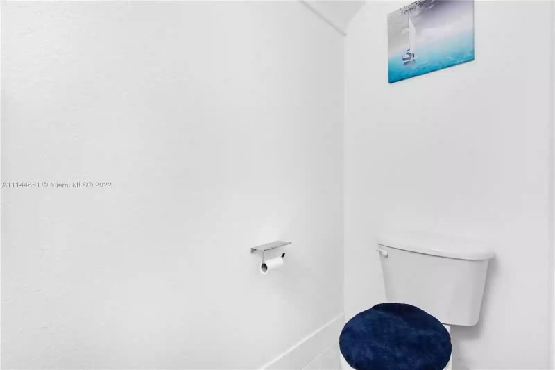 Building Photo - 3709 NE 4th St