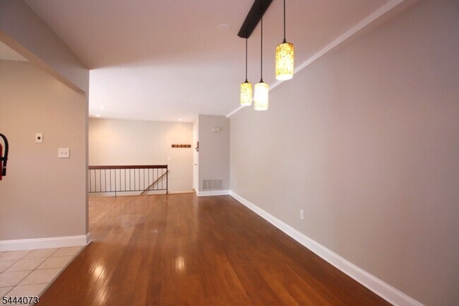 Building Photo - 1404 Normandy Ct