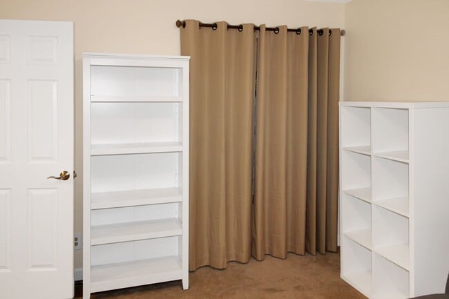 Building Photo - Furnished 2-bedroom / 1-bath