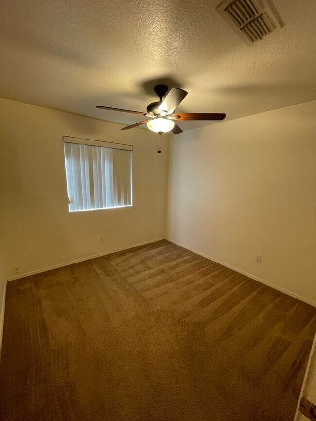 Building Photo - COMING SOON! Beautiful 4 Bedroom 2 Bath Home in Phoenix!