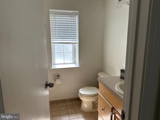 Building Photo - 1908 Society Pl