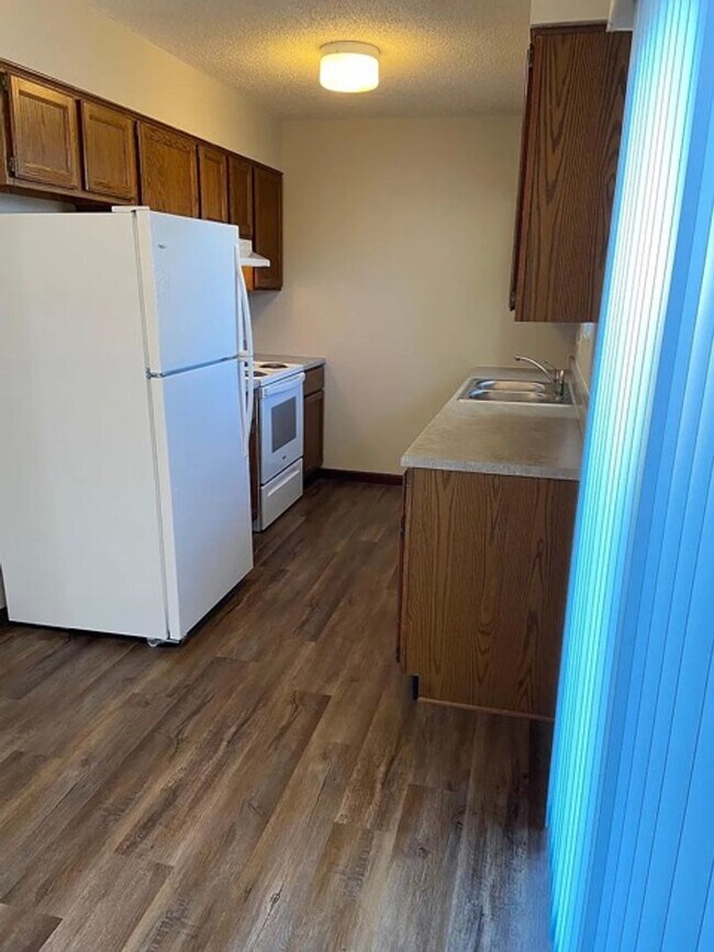 Building Photo - 8404-8406 W Thurman