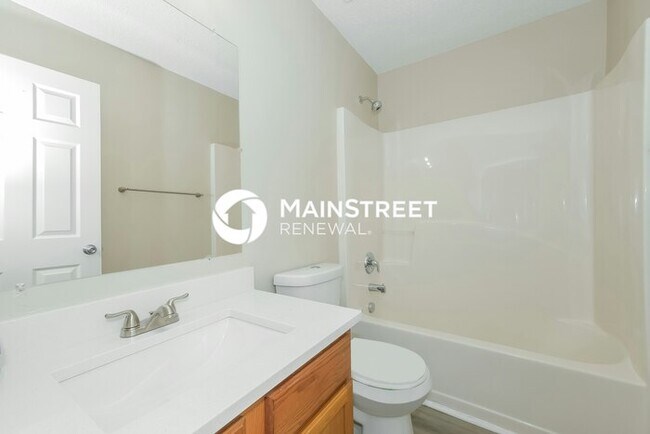 Building Photo - 4 Bedroom Pet-Friendly Home in HAMPTON, GA with Main Street Renewal