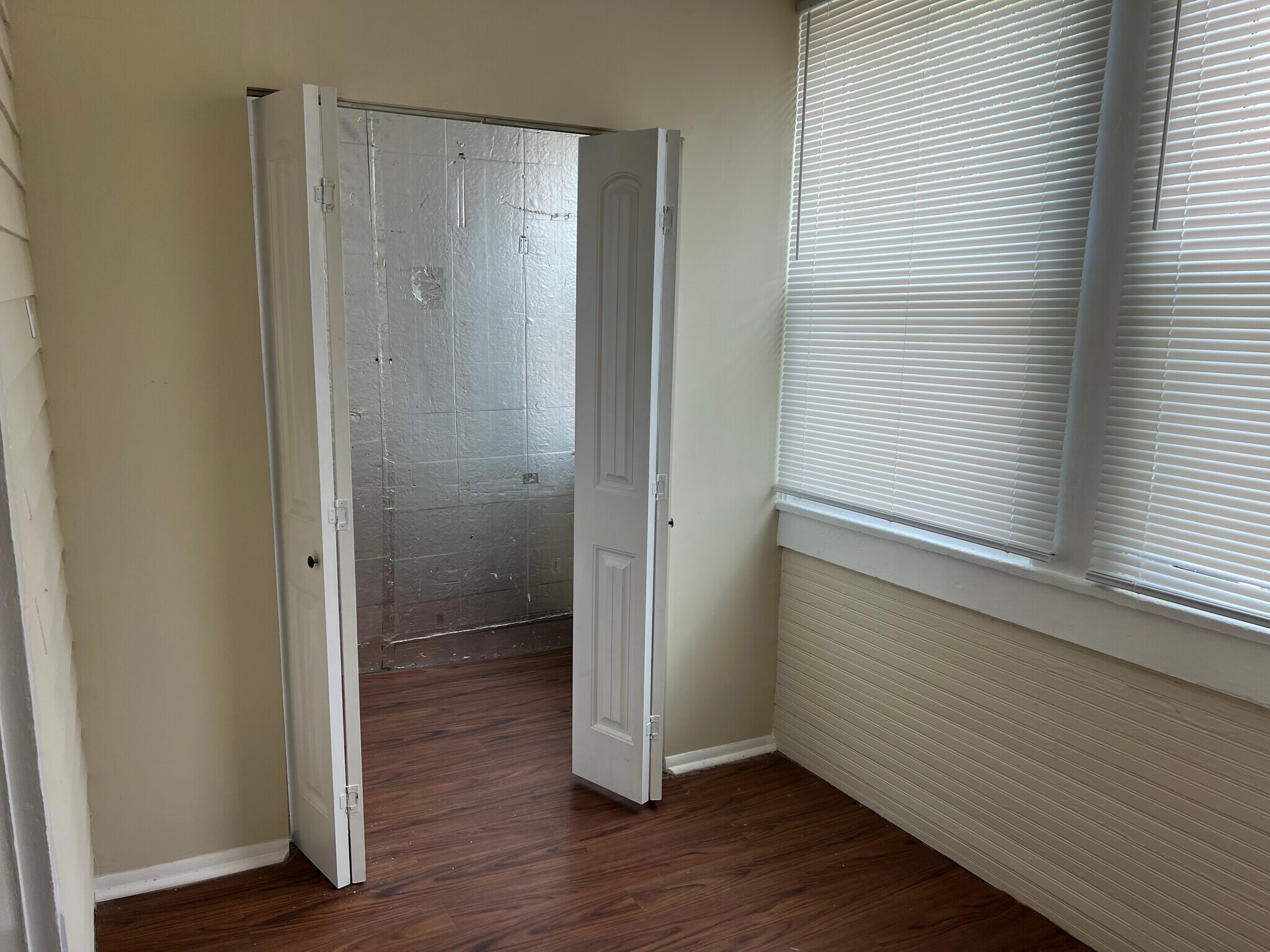 Building Photo - 4411 Cleveland Ave