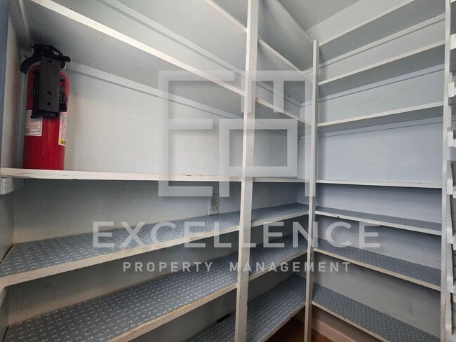 Building Photo - 4/2 House With Yard, Hardwood Floors, Pets...