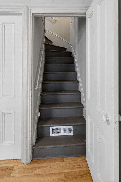 Building Photo - 38 Hamilton St