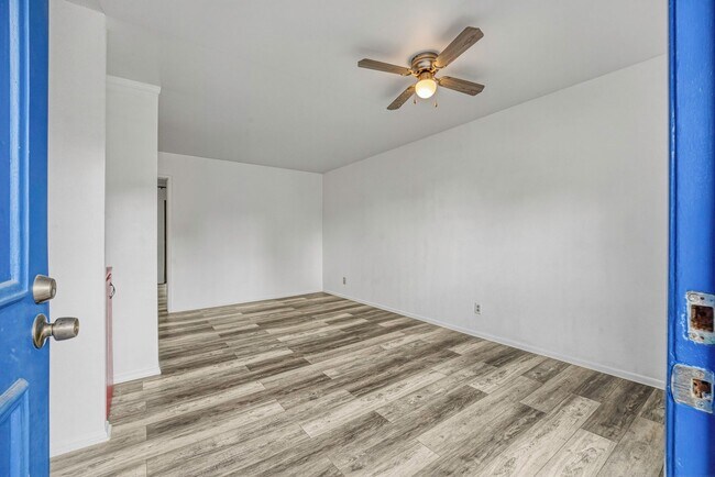 Building Photo - 243 S Avenue 50