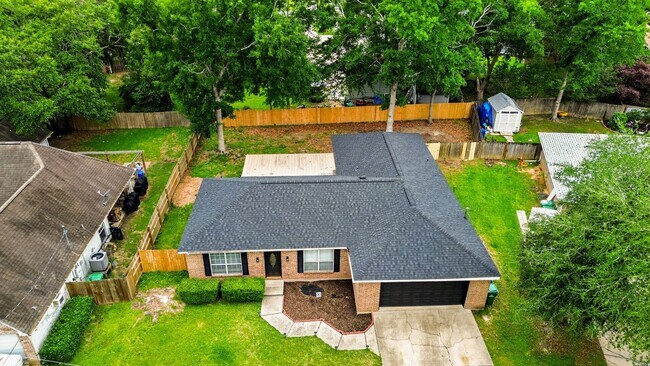 Building Photo - Beautiful Diamondhead Home