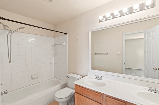 Building Photo - 1019 Norfolk Dr