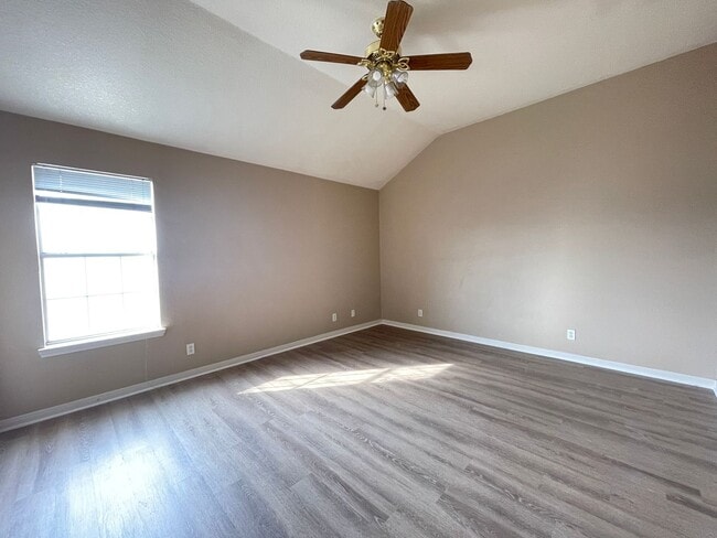 Building Photo - 4802 John David Dr