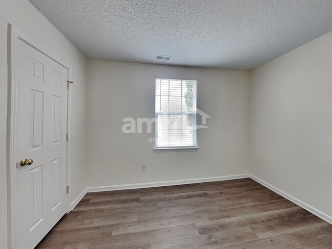 Building Photo - 2839 Oakglade Ct