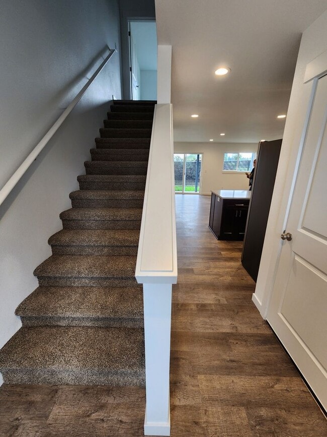 Building Photo - 1012 Peach Rd