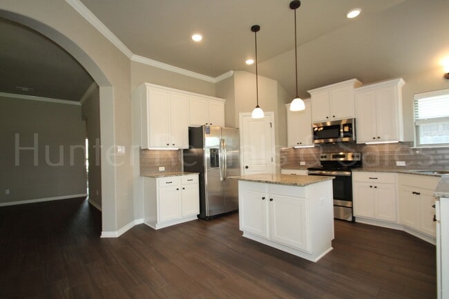 Building Photo - Temple 4 bedroom in Carriage House Subdivision