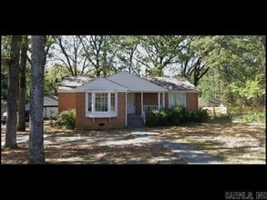 Building Photo - 1400 S Taylor St