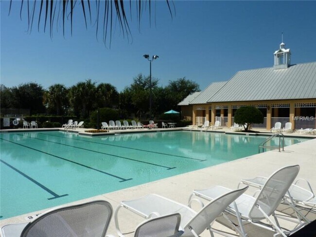 Building Photo - 3/2 with loft Windermere Town home in Summerport! 2 car garage! June 10, 2026!