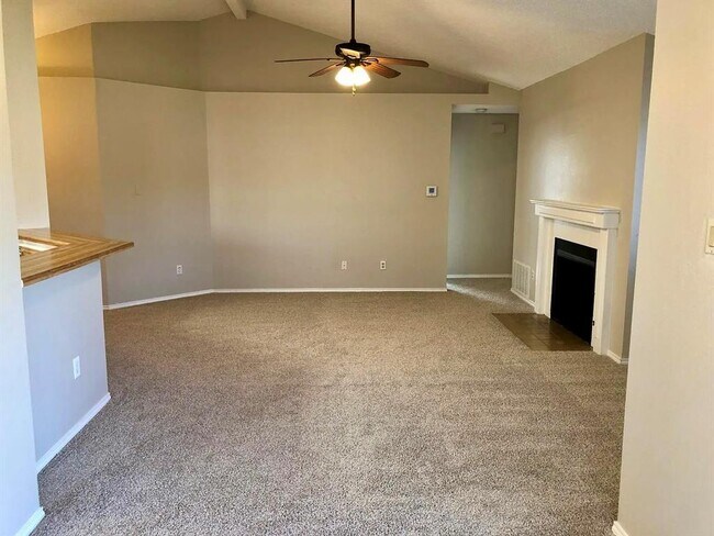 Building Photo - 6500 Jennings Dr