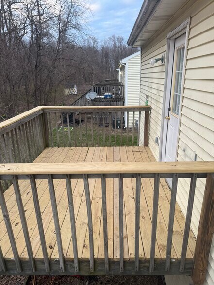 Building Photo - 122 Jeffrey St