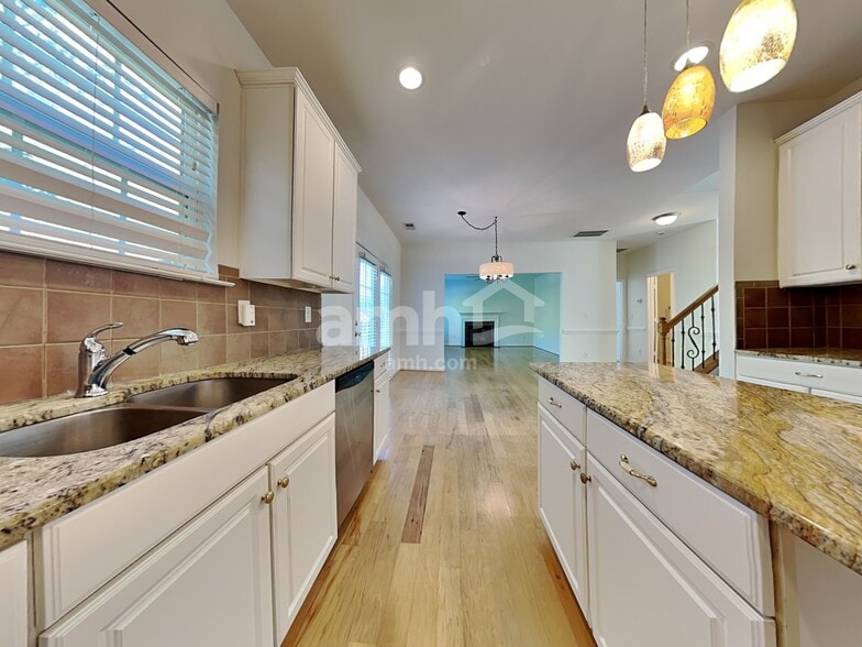 Building Photo - 12216 Palomar Dr