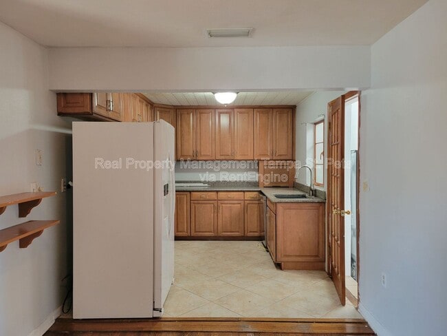 Building Photo - 4311 S Thatcher Ave