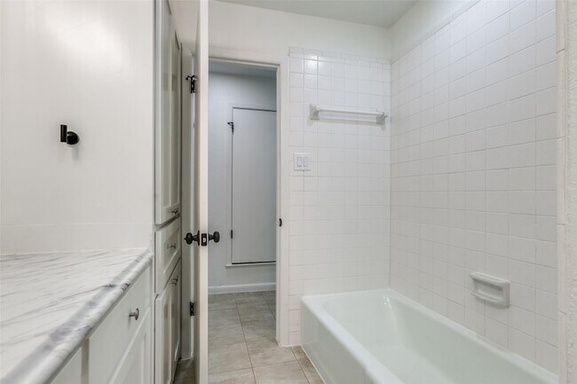 Building Photo - 1213 Mill Valley Dr
