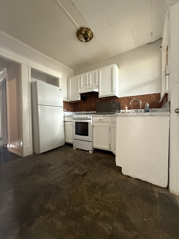 Building Photo - 484 Washington Ave