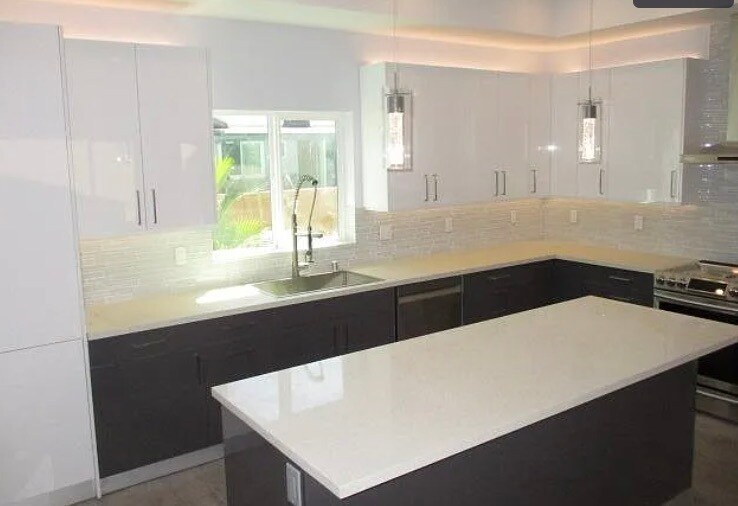 Building Photo - 6848 Encino Ave