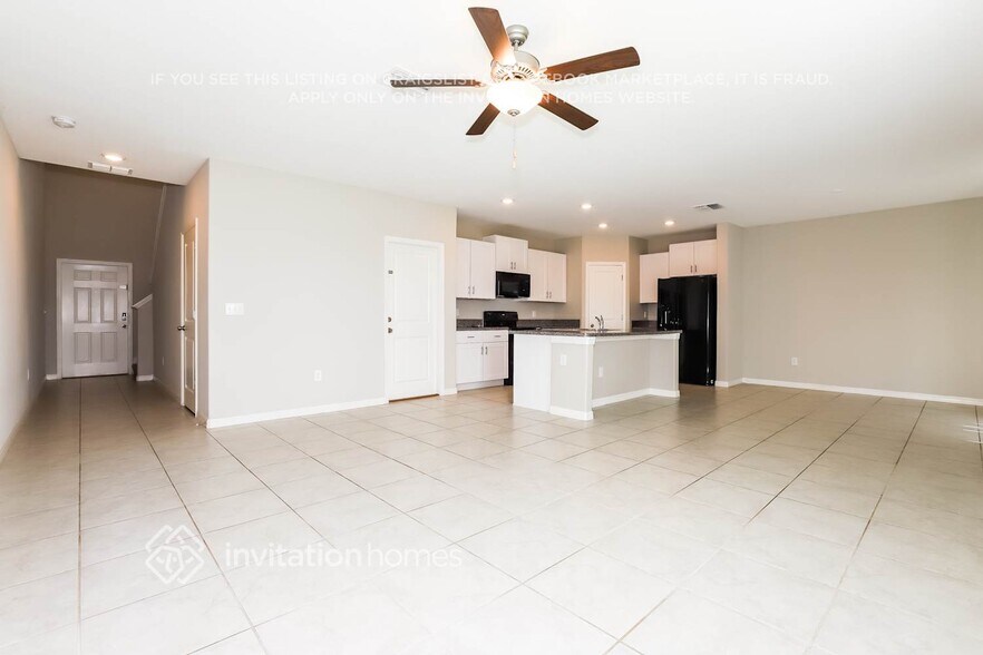 Building Photo - 15606 Greenleaf Bay St