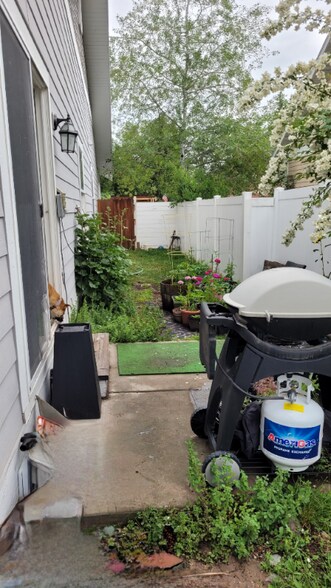 Building Photo - 1021A Park Ave