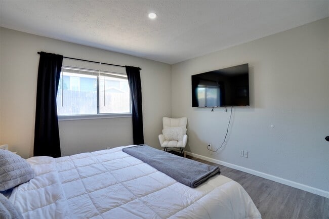 Building Photo - 4010 Oak Terrace Ct