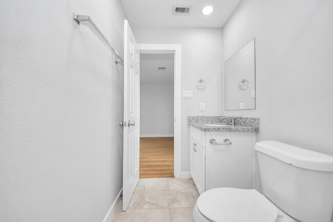 Building Photo - 6609 Bacher St